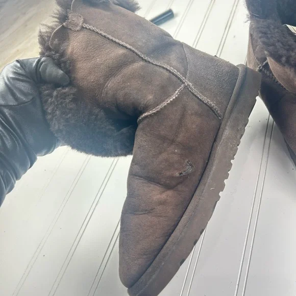 UGG Women's Bailey Button II Chocolate Brown Boots Size - Picture 12 of 12